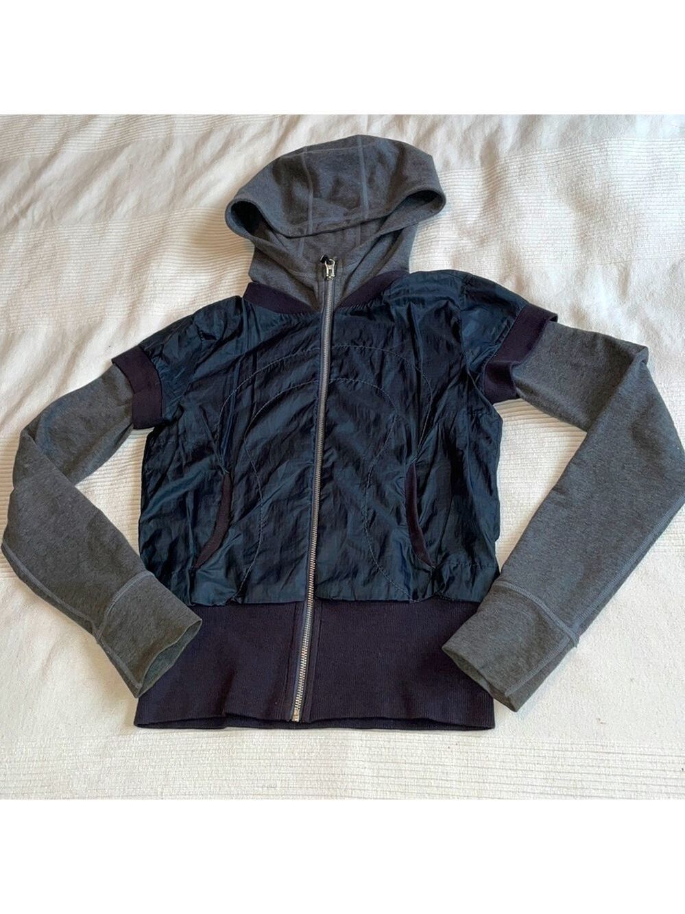 LULULEMON Double Layer Sweatshirt/Jacket Keyhole Back Size 4